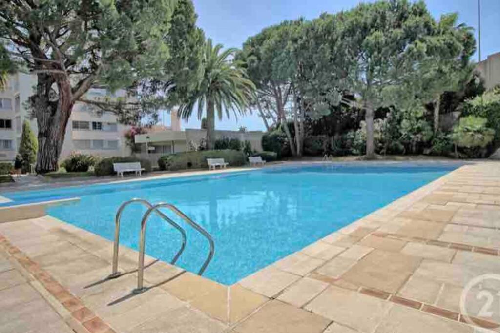 GOLFE JUAN Studio dans résidence avec piscine Vallauris Extérieur photo