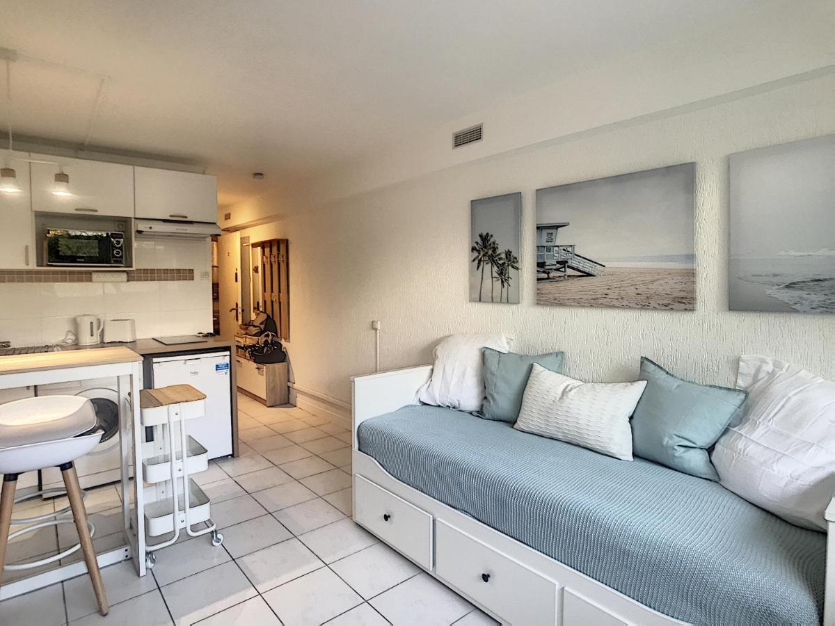 GOLFE JUAN Studio dans résidence avec piscine Vallauris Extérieur photo